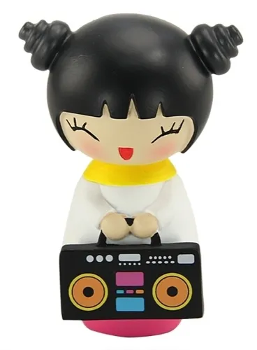 Momiji Poupee Party Girl
